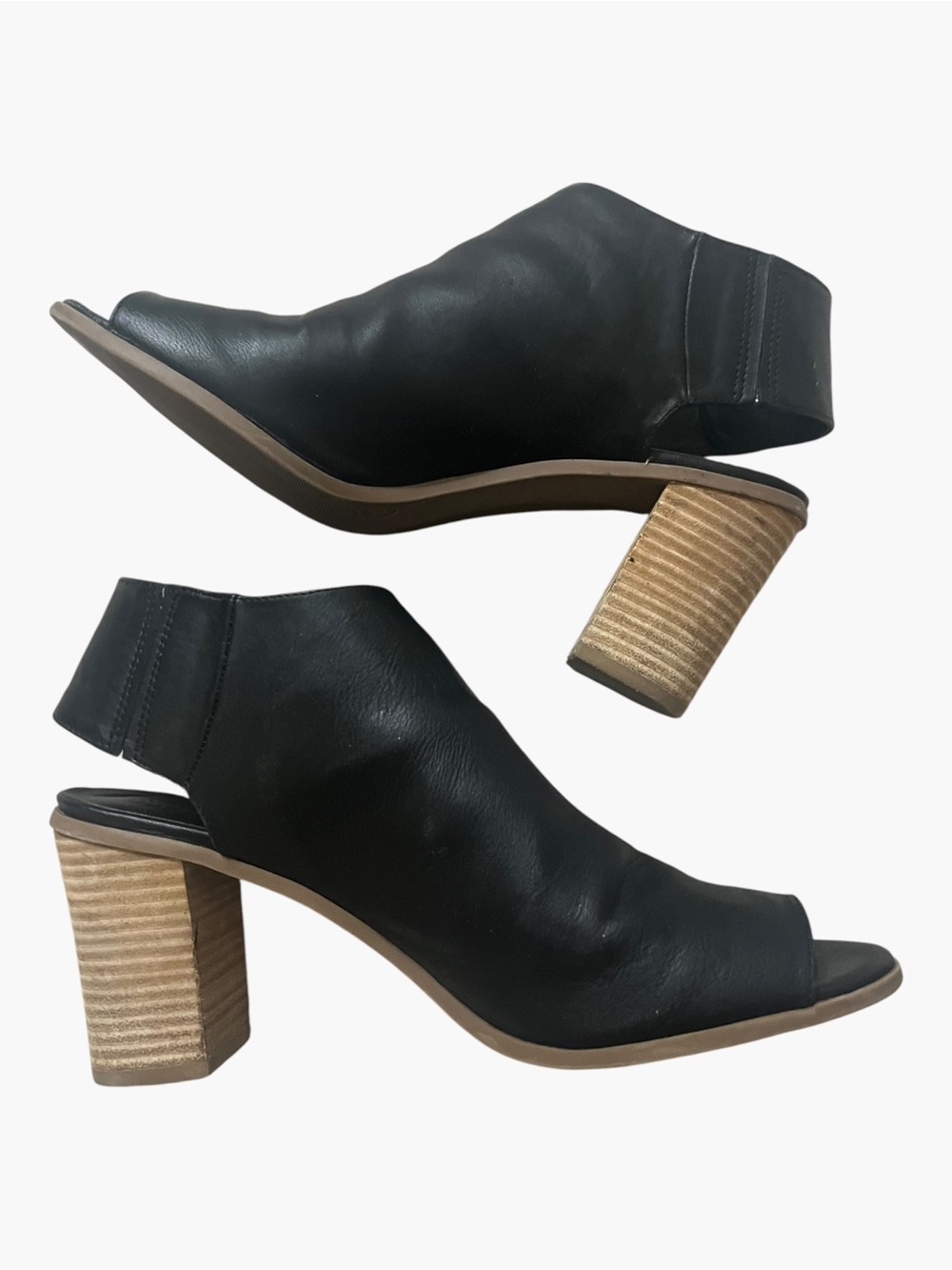 Black Leather Open Toe Sandal
Thick Back Strap with Block Heel Size 10
